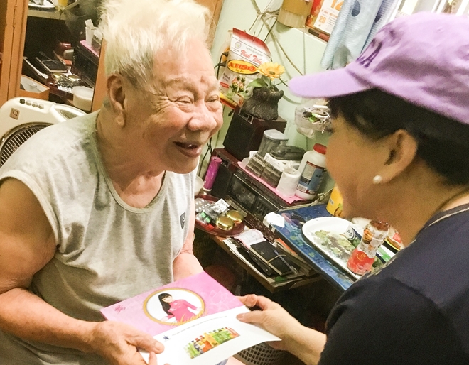 Nghệ sĩ Hương Lan thăm và tặng quà cho các nghệ sĩ viện dưỡng lão - Ảnh minh hoạ 2