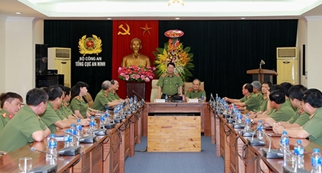 Thứ trưởng Bùi Văn Nam chúc mừng Ngày truyền thống lực lượng An ninh nhân dân
