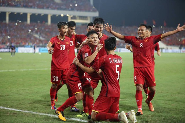 Cổ động viên Việt Nam nêu cao tinh thần thể thao cao thượng trong trận chung kết tại Malaysia