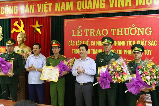 Khen thưởng các đơn vị khám phá hai đường dây ma túy lớn tại Hà Tĩnh - Ảnh minh hoạ 4