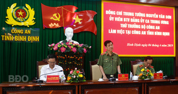 Thứ trưởng Nguyễn Văn Sơn làm việc tại Công an tỉnh Bình Định