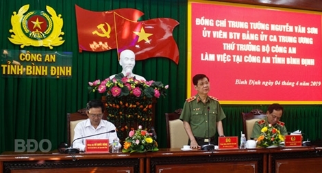 Thứ trưởng Nguyễn Văn Sơn làm việc tại Công an tỉnh Bình Định