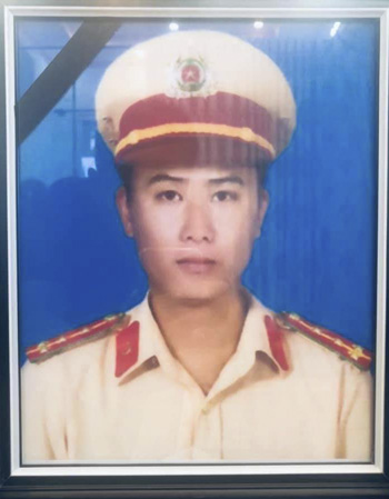 Di ảnh Đại úy Chu Quang Sáng.