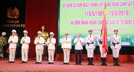 Cảnh sát cơ động CATP Hà Nội đón nhận Huân chương Bảo vệ Tổ quốc hạng Ba