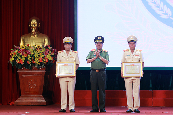 Tôn vinh 50 gương điển hình tiên tiến trong lực lượng Công an Thủ đô - Ảnh minh hoạ 5