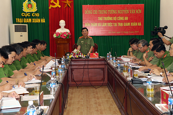 Thứ trưởng Nguyễn Văn Sơn kiểm tra công tác tại Trại giam Xuân Hà