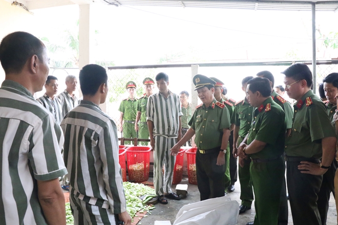Thứ trưởng Nguyễn Văn Sơn kiểm tra công tác tại Trại giam Xuân Hà - Ảnh minh hoạ 2