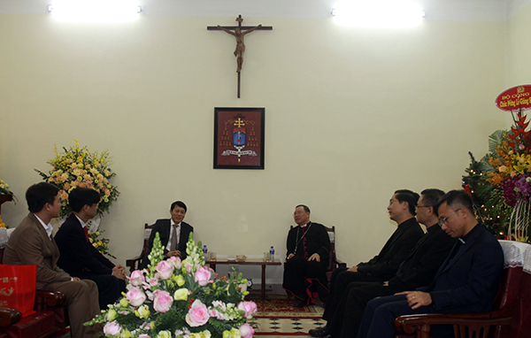 Thứ trưởng Lương Tam Quang chúc Giáng sinh Tổng giám mục Tổng giáo phận Hà Nội - Ảnh minh hoạ 2