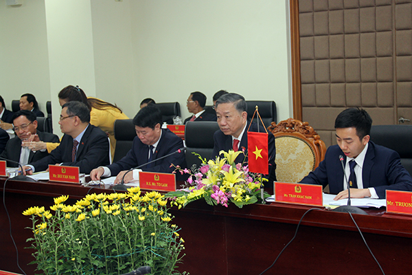 Bộ Công an Việt Nam và Bộ Nội vụ Vương quốc Campuchia ký kết hợp tác năm 2020 - Ảnh minh hoạ 2