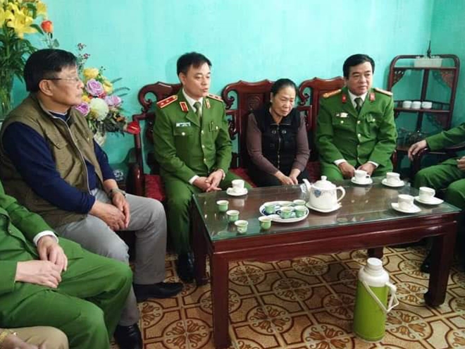 Bộ tư lệnh CSCĐ trao gần 4 tỉ đồng tới thân nhân 3 liệt sĩ hy sinh tại xã Đồng Tâm