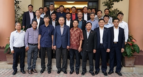 Bộ trưởng Tô Lâm thăm Đại sứ quán Việt Nam tại Malaysia
