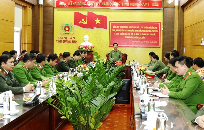 Bộ Công an hỗ trợ 3 tỷ đồng cho CBCS và nhân dân vùng lũ Quảng Bình