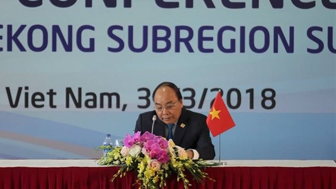 Thủ tướng Nguyễn Xuân Phúc chia sẻ về kết quả Hội nghị Thượng đỉnh GMS-6 với các phóng viên trong nước và quốc tế.