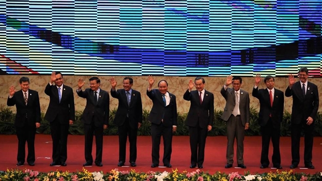 Lãnh đạo 6 nước thành viên GMS và Chủ tịch ADB, Giám đốc điều hành WB và Tổng thư ký ASEAN chụp ảnh chung tại Hội nghị.