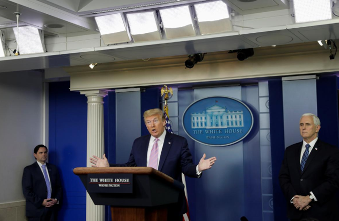 Tổng thống Mỹ Donald Trump phát biểu tại buổi họp báo. Ảnh: Reuters
