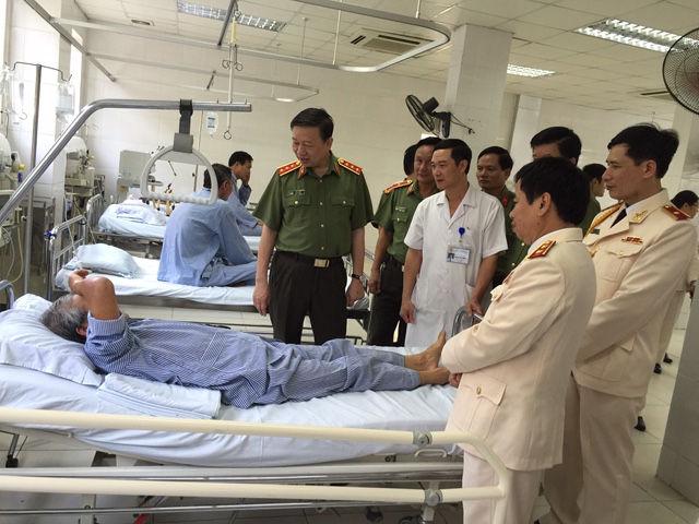 Bệnh viện 19-8 đón nhận Huân chương Bảo vệ Tổ quốc hạng Nhất - Ảnh minh hoạ 7