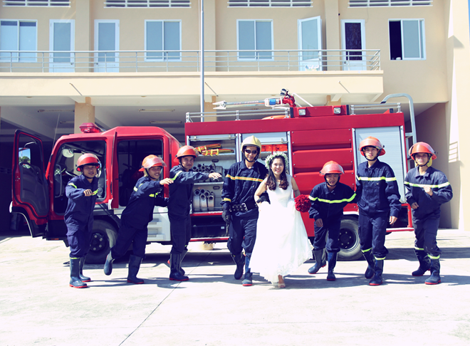 Bộ ảnh cưới cực "độc" của người lính Cảnh sát phòng cháy chữa cháy