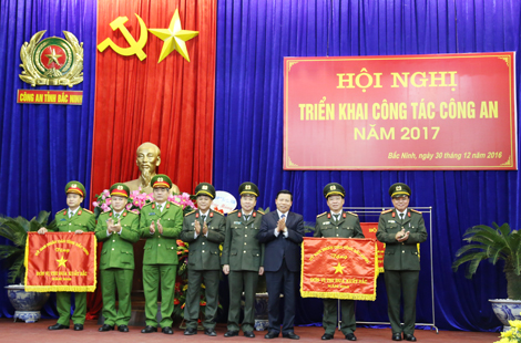 Công an tỉnh Ninh Bình, Quảng Ninh, Bắc Ninh triển khai công tác năm 2017 - Ảnh minh hoạ 7