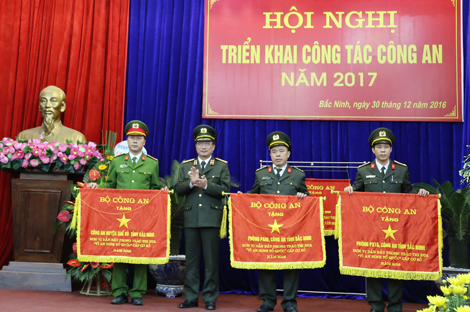Công an tỉnh Ninh Bình, Quảng Ninh, Bắc Ninh triển khai công tác năm 2017 - Ảnh minh hoạ 5