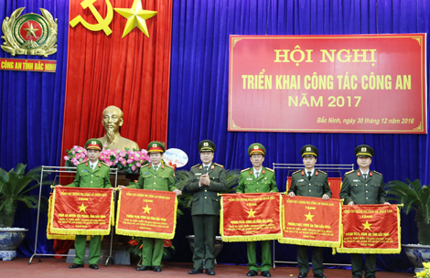Công an tỉnh Ninh Bình, Quảng Ninh, Bắc Ninh triển khai công tác năm 2017 - Ảnh minh hoạ 6