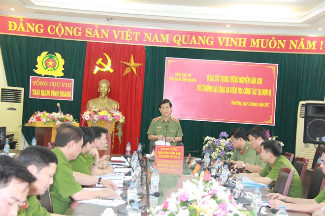 Thứ trưởng Nguyễn Văn Sơn kiểm tra công tác tại Trại giam Vĩnh Quang và Quyết Tiến