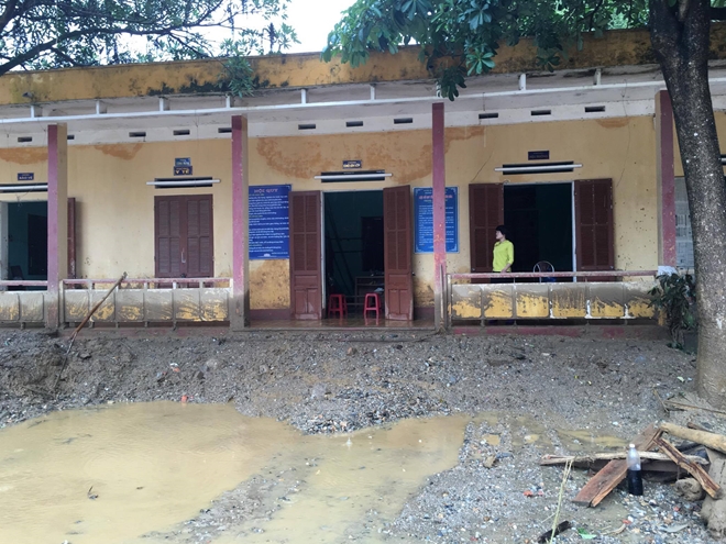 Lực lượng CAND giúp dân khắc phục hậu quả mưa lũ - Ảnh minh hoạ 8