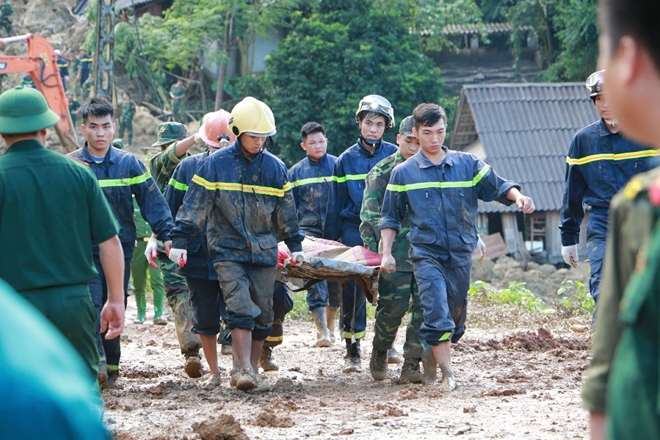 Hơn 300 CBCS Công an đang tham gia cứu nạn sạt lở đất ở Hòa Bình - Ảnh minh hoạ 7