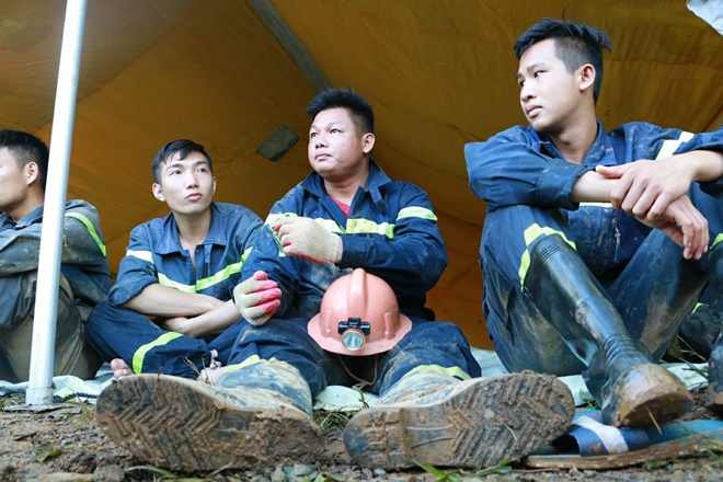 Hơn 300 CBCS Công an đang tham gia cứu nạn sạt lở đất ở Hòa Bình - Ảnh minh hoạ 12