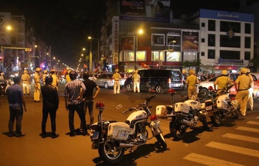 Cảnh sát trắng đêm chống đua xe sau chiến thắng của U23 Việt Nam - Ảnh minh hoạ 25