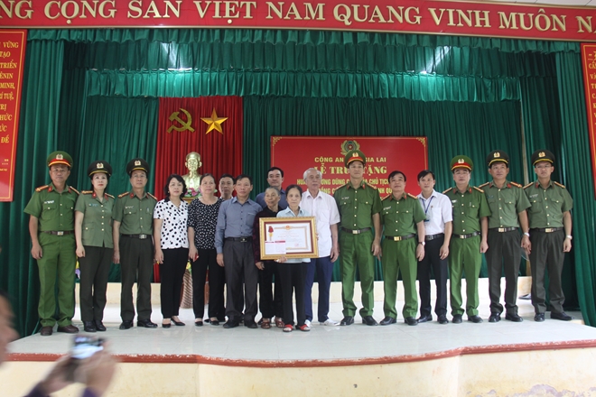 Truy tặng Huân chương Dũng cảm cho Thiếu úy Bùi Minh Quý - Ảnh minh hoạ 2