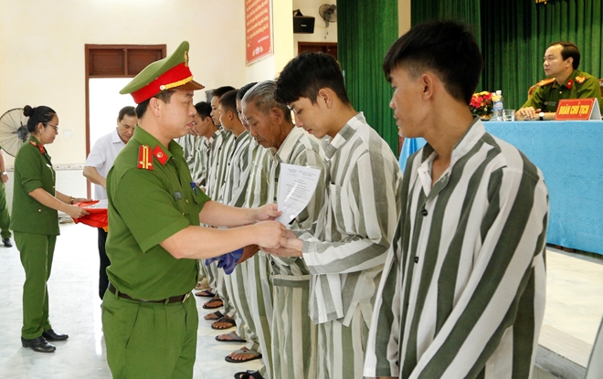 Công an Hà Nội và Trại giam Xuân Hà tha tù trước thời hạn có điều kiện cho phạm nhân - Ảnh minh hoạ 2