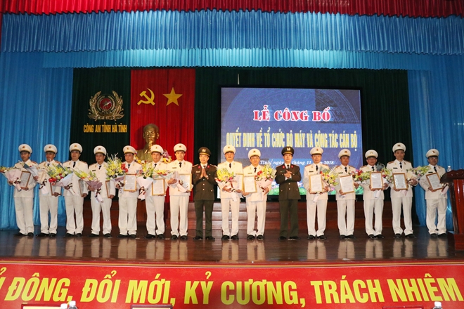 Công an tỉnh Hà Tĩnh công bố Quyết định về tổ chức bộ máy và công tác cán bộ