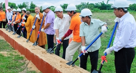 Khởi công xây dựng 183 nhà tình thương cho các hộ di cư tự do từ Campuchia