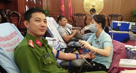 Hơn 120 cán bộ, chiến sỹ Tổng cục Cảnh sát hiến máu cứu người
