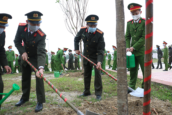 Công an tỉnh Nghệ An phát động Tết trồng cây
