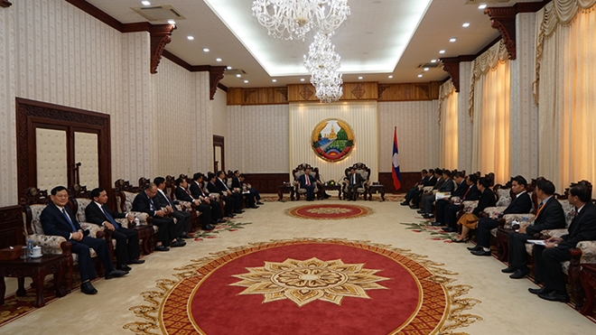 Thủ tướng Thongloun Sisoulith và Bộ trưởng Tô Lâm tại buổi chào xã giao. Ảnh: Trí Trung