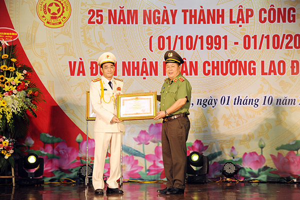 Công ty Nam Triệu đón nhận Huân chương Lao động hạng Nhất - Ảnh minh hoạ 3