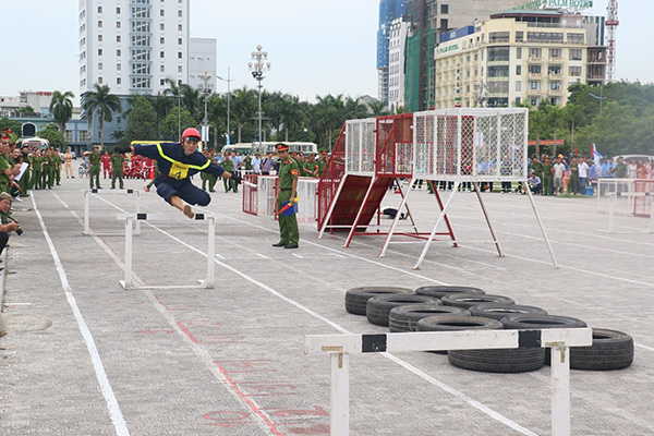 Khai mạc Hội thi thể thao nghiệp vụ cứu nạn cứu hộ Cụm Thi đua số 7 - Ảnh minh hoạ 9