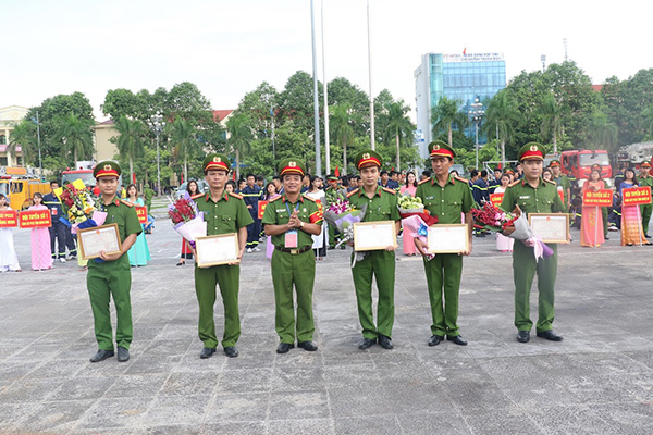 Khai mạc Hội thi thể thao nghiệp vụ cứu nạn cứu hộ Cụm Thi đua số 7 - Ảnh minh hoạ 4