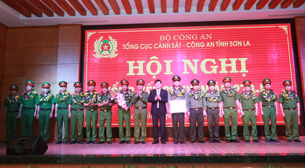 Thu giữ 498 bánh heroin của toán vũ trang vận chuyển từ nước ngoài vào Việt Nam - Ảnh minh hoạ 3