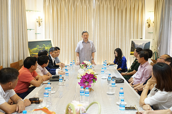 Bộ trưởng Tô Lâm thăm Đại sứ quán Việt Nam tại Myanmar