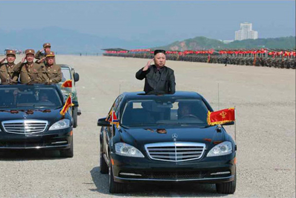 Chủ tịch Triều Tiên Kim Jong Un ưa chuộng dòng xe Mercedes-Benz.