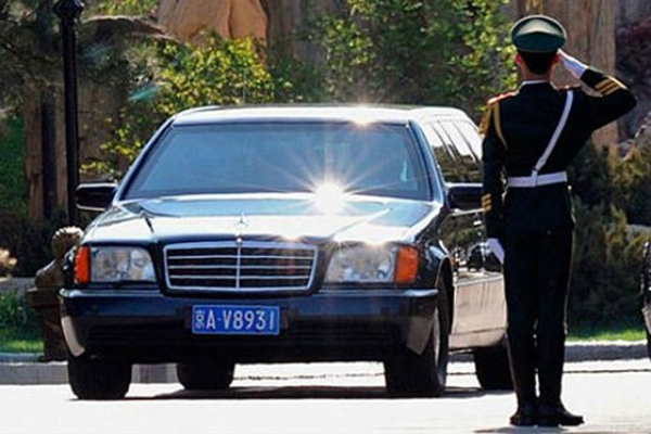 Cố Chủ tịch Kim Jong Il yêu thích chiếc Mercedes-Benz SEL 500 nhất.