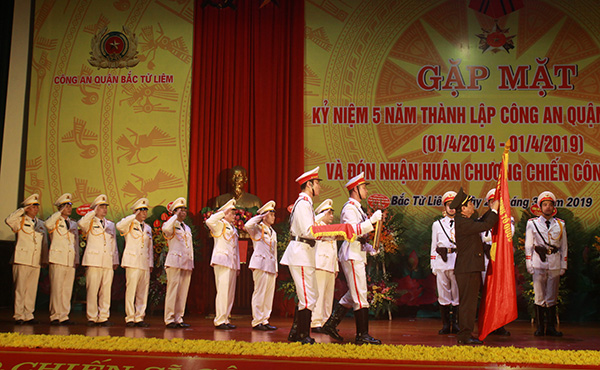 Công an quận Bắc Từ Liêm đón nhận Huân chương Chiến công hạng Nhì