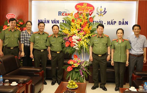 Thứ trưởng Bùi Văn Nam chúc mừng Báo chí CAND nhân Ngày Báo chí Cách mạng Việt Nam