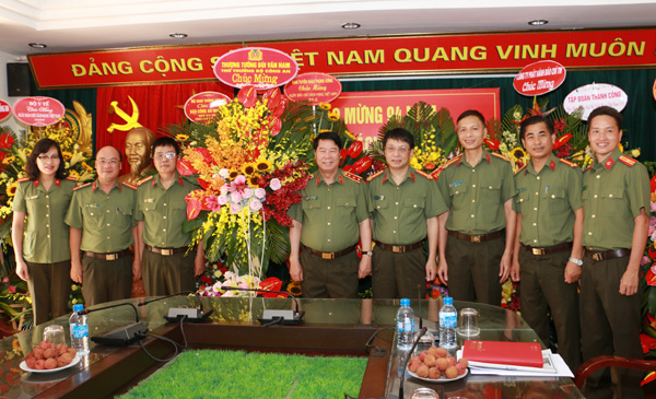 Thứ trưởng Bùi Văn Nam chúc mừng Báo chí CAND nhân Ngày Báo chí Cách mạng Việt Nam - Ảnh minh hoạ 3
