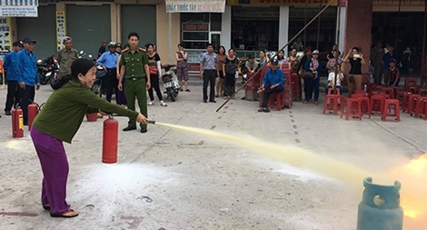 Công an Quảng Nam huấn luyện chữa cháy cho lực lượng tại chỗ