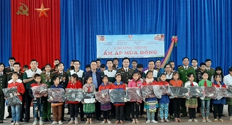 Công an tỉnh Lào Cai tổ chức chương trình "Ấm áp mùa đông"