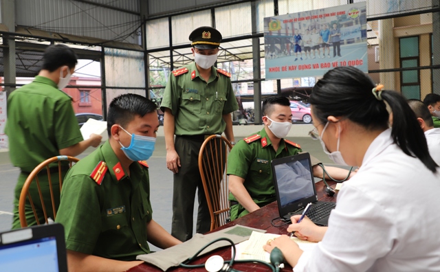 Hơn 500 CBCS Công an Bắc Giang tham gia hiến máu tình nguyện - Ảnh minh hoạ 2