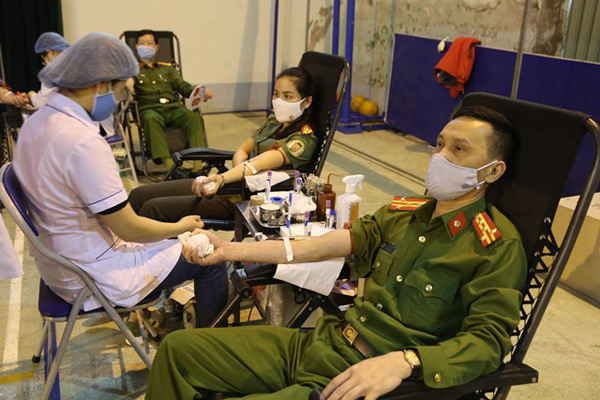 Gần 1.400 cán bộ chiến sĩ Công an tỉnh Lạng Sơn tham gia hiến máu - Ảnh minh hoạ 5